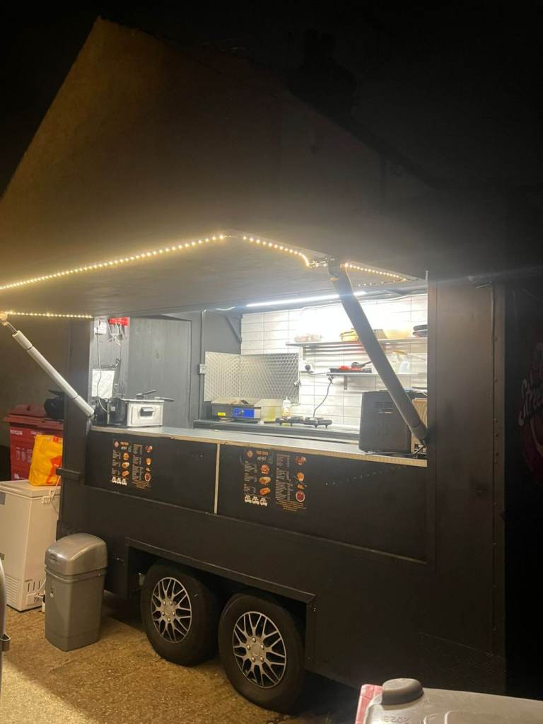 Food trailer 