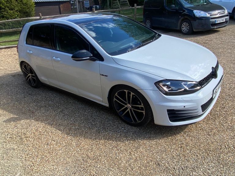 2014 Volkswagen Golf 1.6 blue motion golf Gtd replica GTI replica cheap insurance and tax needs tlc 