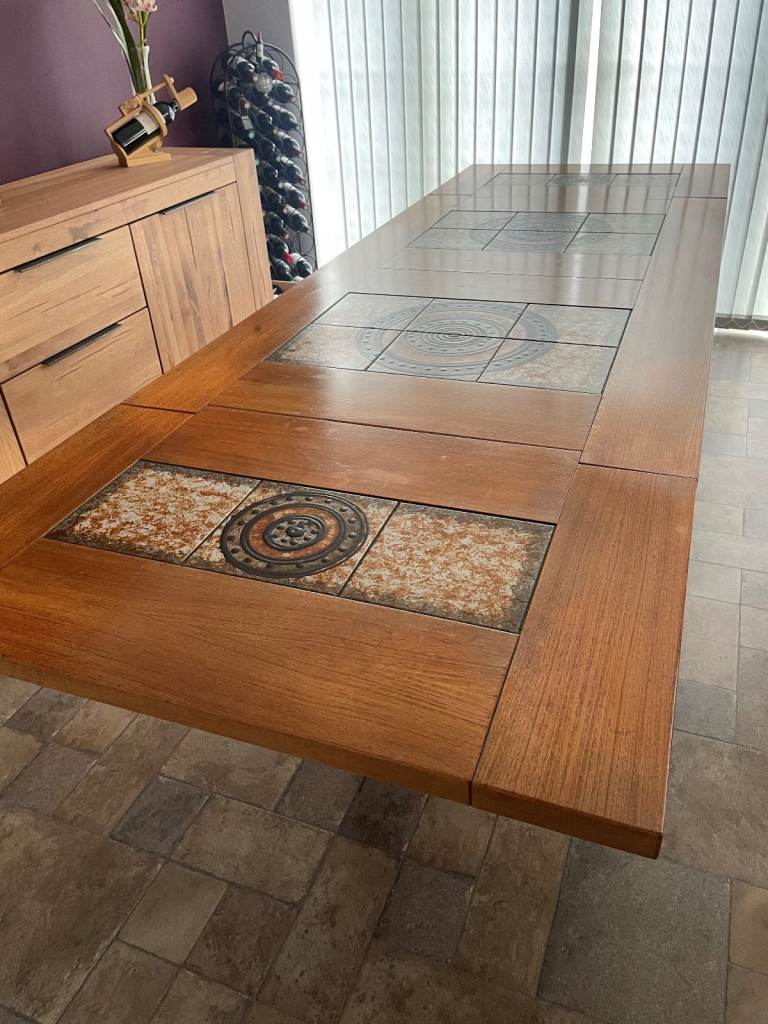 Dining Table Extendable.