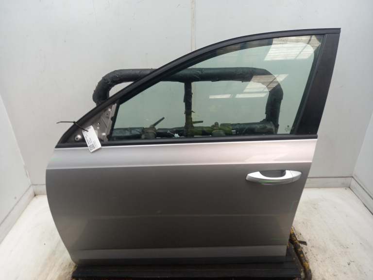 Skoda Octavia Left Front Door N/S 2013-2020 A7w 5 Door Hatchback
