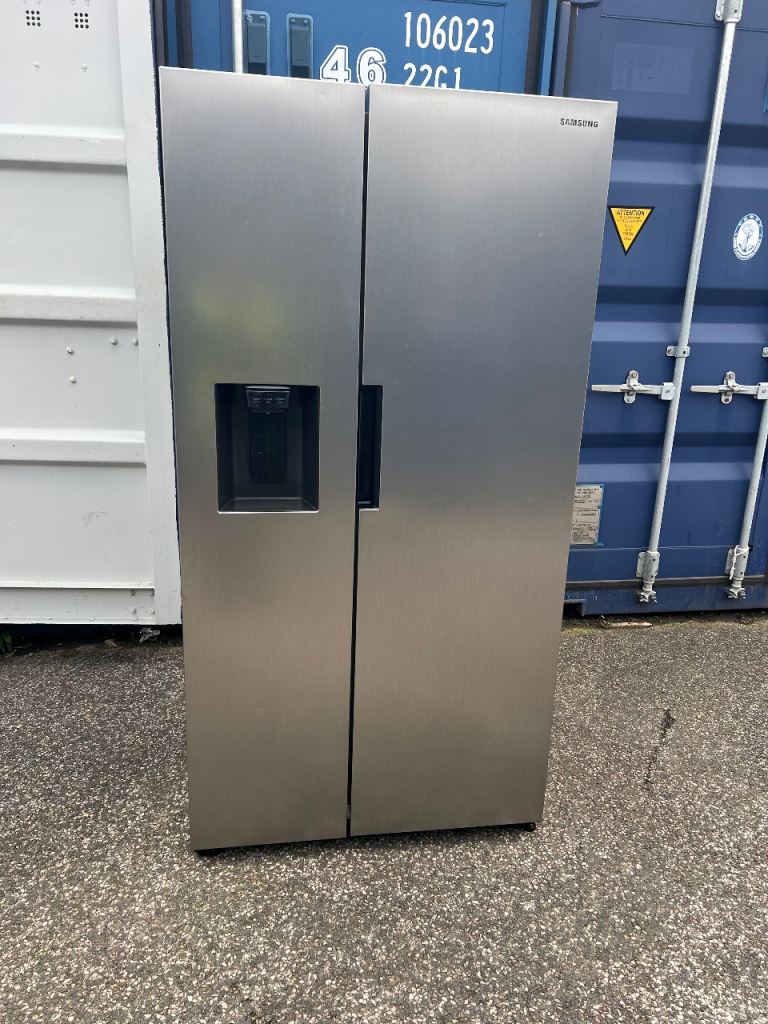 SAMSUNG AMERICAN FRIDGE FREEZER FOR SALE