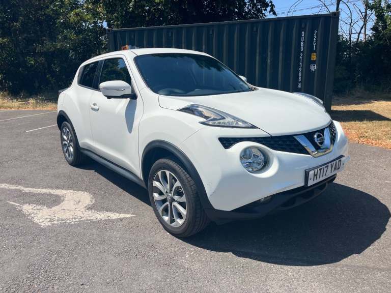 2017 Nissan Juke 1.2 DiG-T Tekna 5dr HATCHBACK Petrol Manual