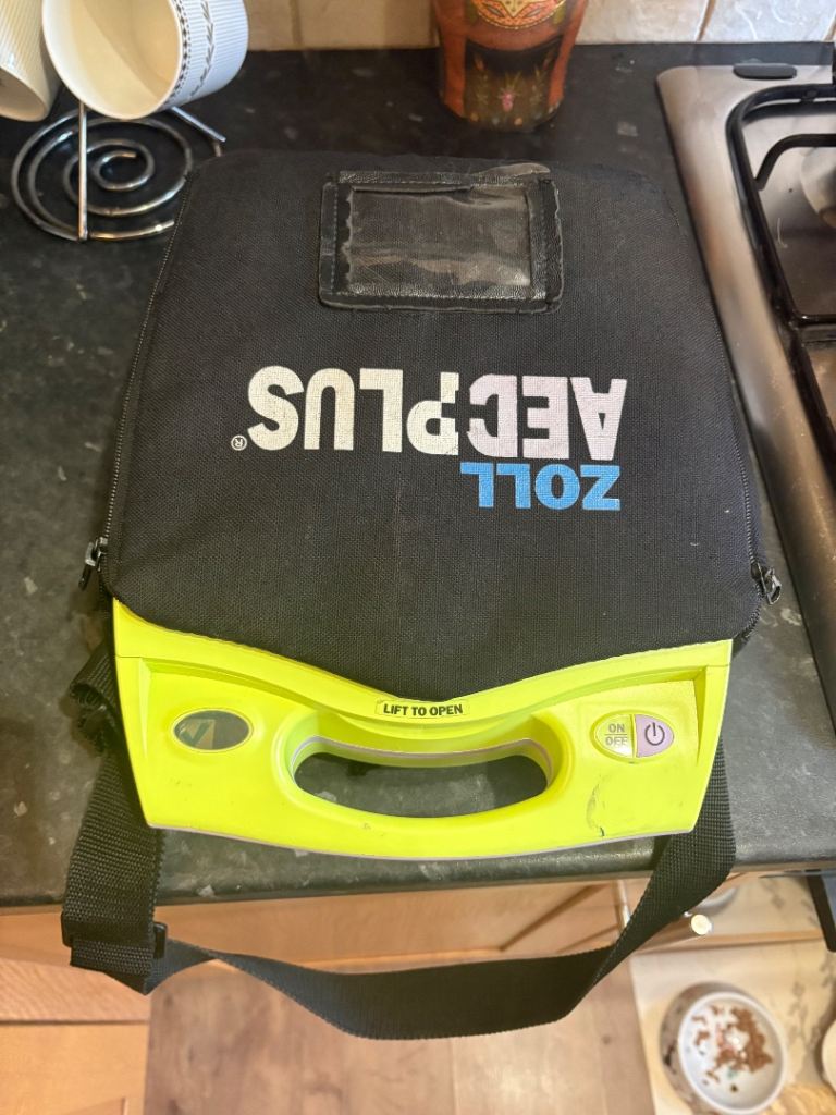 Zoll AED Plus  with Carry Case and Stat-padz II
