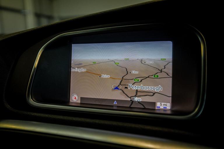 2019 Volvo V40 D2 [122] R DESIGN Edition 5dr Geartronic HATCHBACK DIESEL Automatic