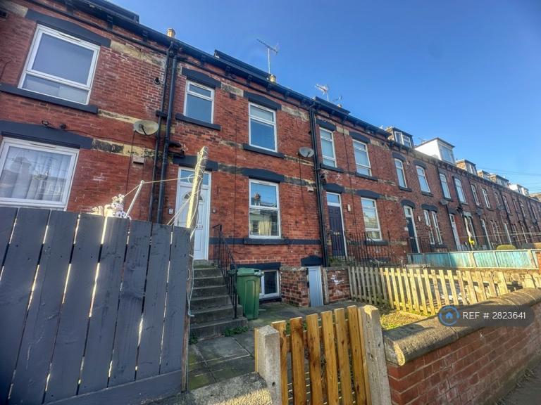 2 bedroom house in Leeds, Leeds, LS10 (2 bed) (#2823641)