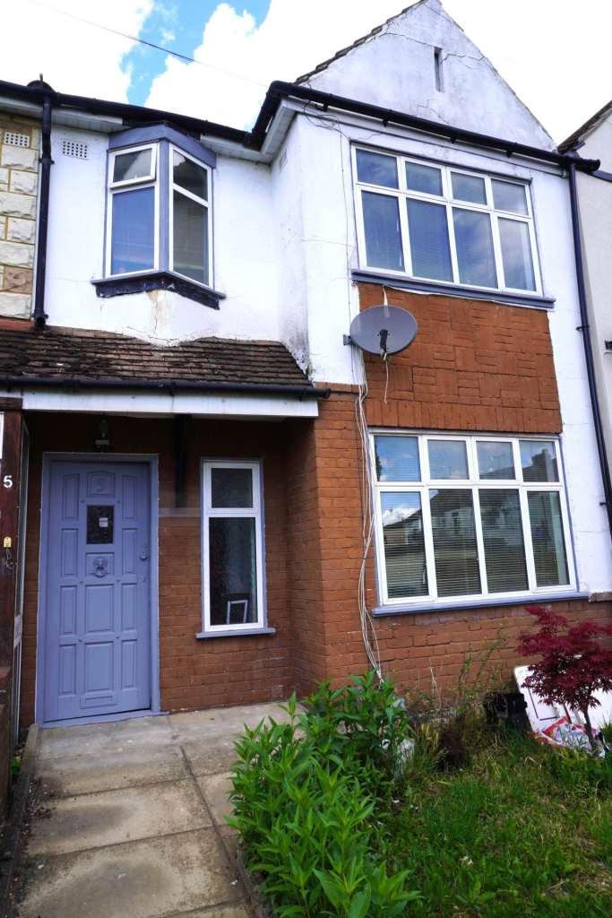 3 bedroom house in The Grange, Wembley, Wembley