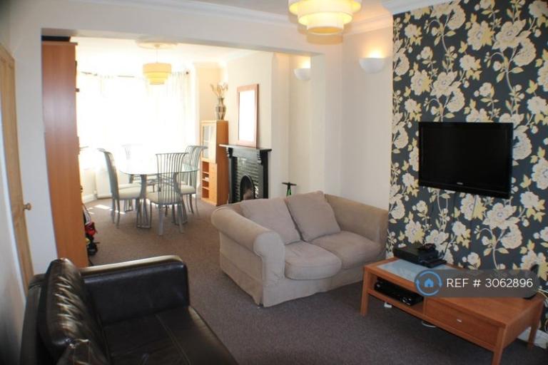 1 bedroom in Rosebery Avenue, West Bridgford, Nottingham, NG2 (#3062896)