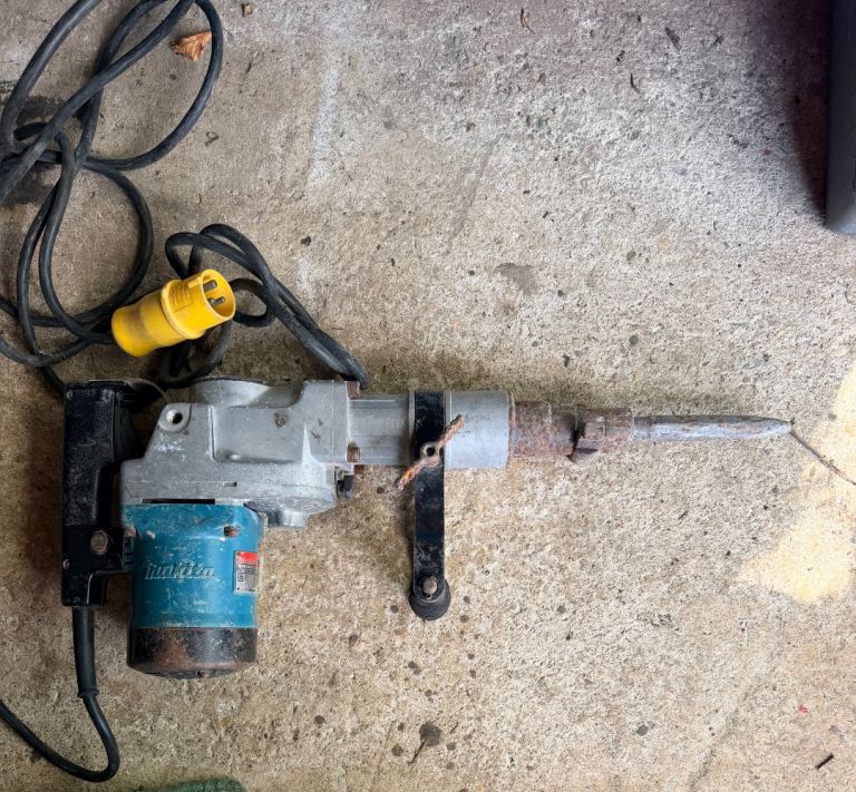 Makita H5000K Demolition Hammer