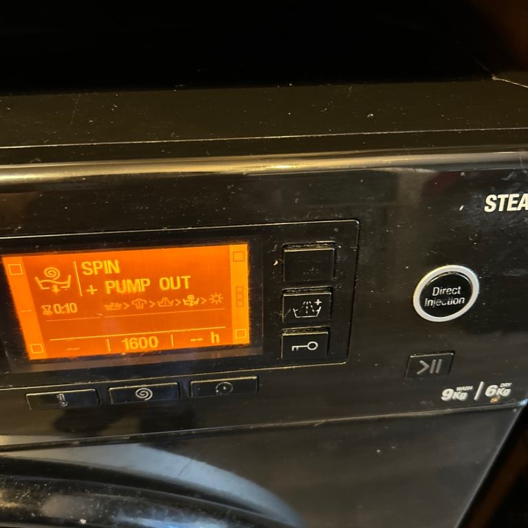 Hotpoint washer dryer 