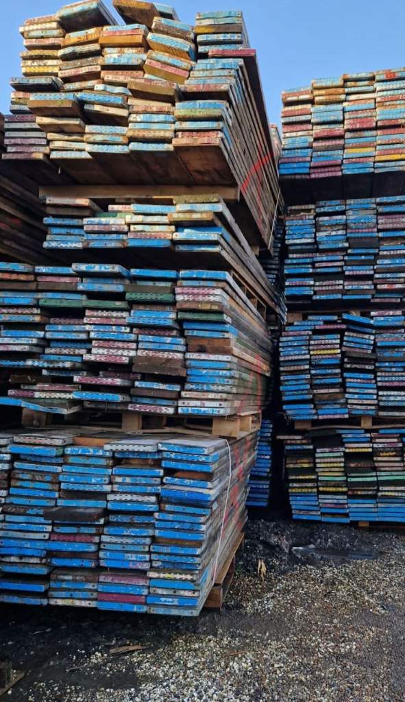 Used Timber Boards / Scaffolding Planks – Various Sizes