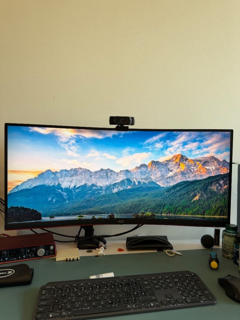 AOC CU34G2X Curved Ultrawide Monitor 34-inch with Arm