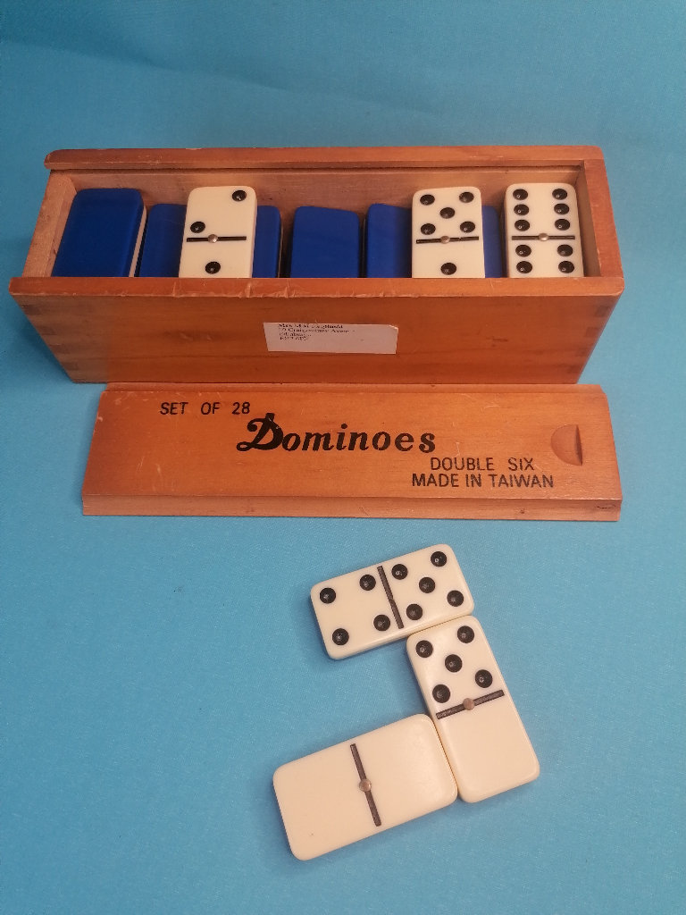 Antique or Vintage SET OF 28 DOUBLE SIX DOMINOES IN WOODEN BOX.