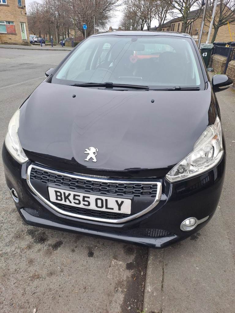 Peugeot, 208, Hatchback, 2012, Manual, 1199 (cc), 5 doors