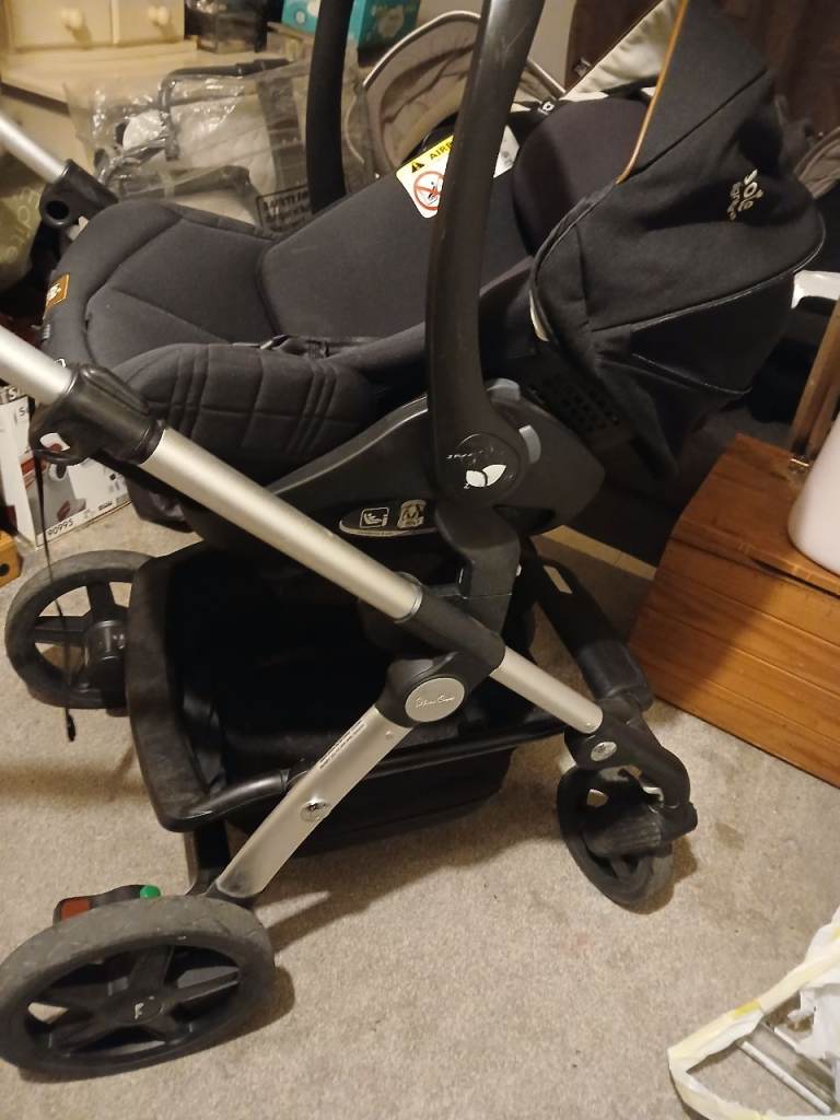 Silvet cross pram with everything