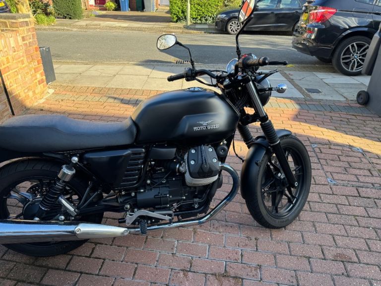 Moto Guzzi, V7 II, 2015, 744 (cc)