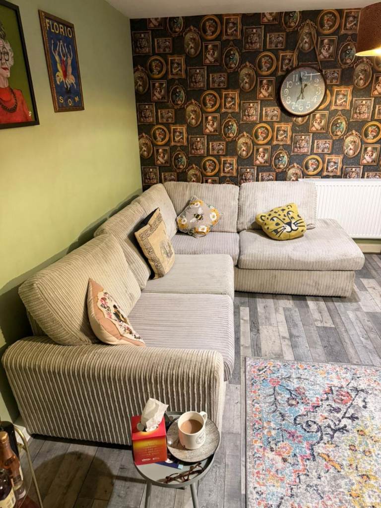 🏡 Upgrade Your Living Room – Corner Sofa £185