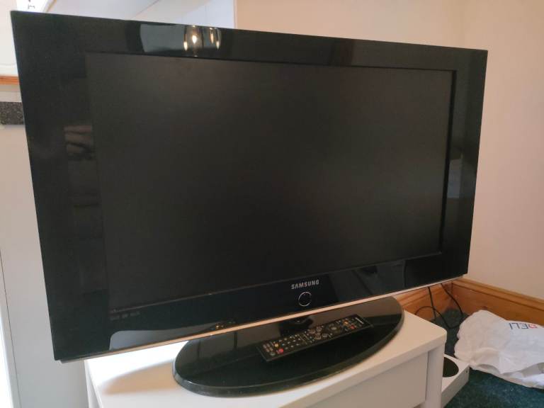 Samsung LE32S86BDX/XEU 32" LCD TV with Remote