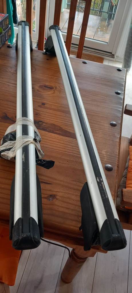 Kia aluminium cross bars used on kia niro.Adjustable