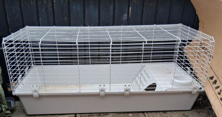 Rabbit cage 