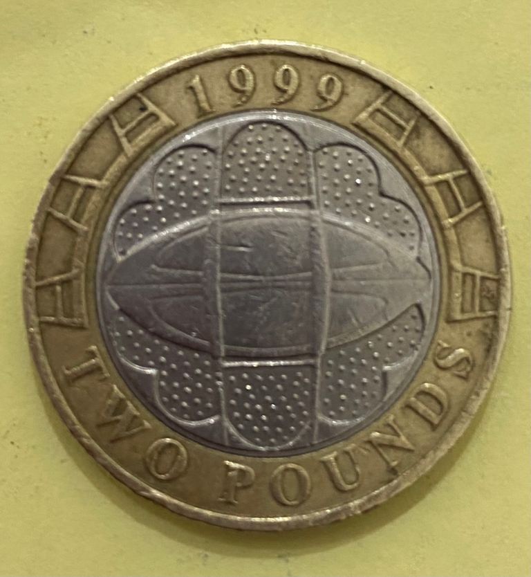  Extremely RARE- £2 Pound Coin - 1999 RUGBY WORLD CUP - MINTING ERROR
