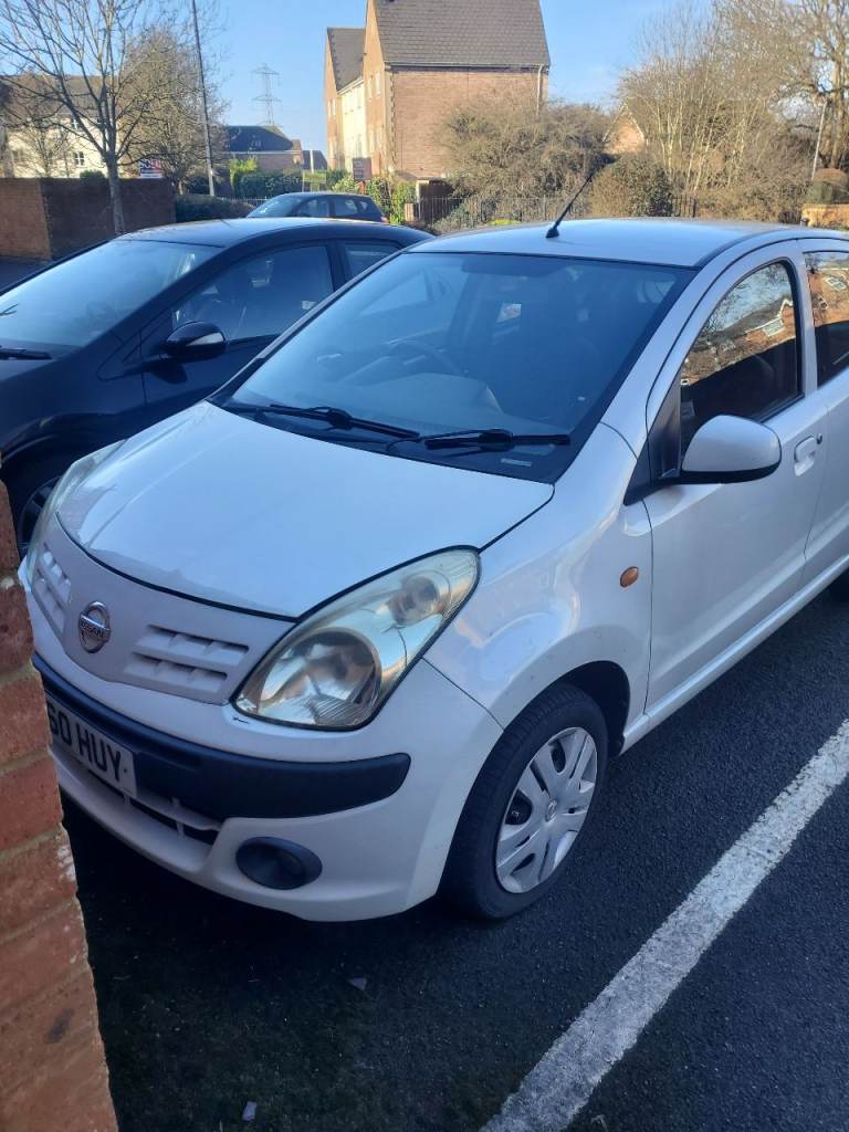 2010 Nissan pixo