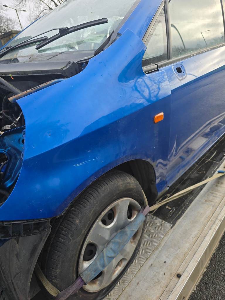 Honda jazz blue colour breaking all parts available 