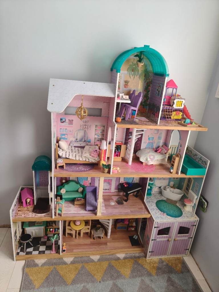 Doll house