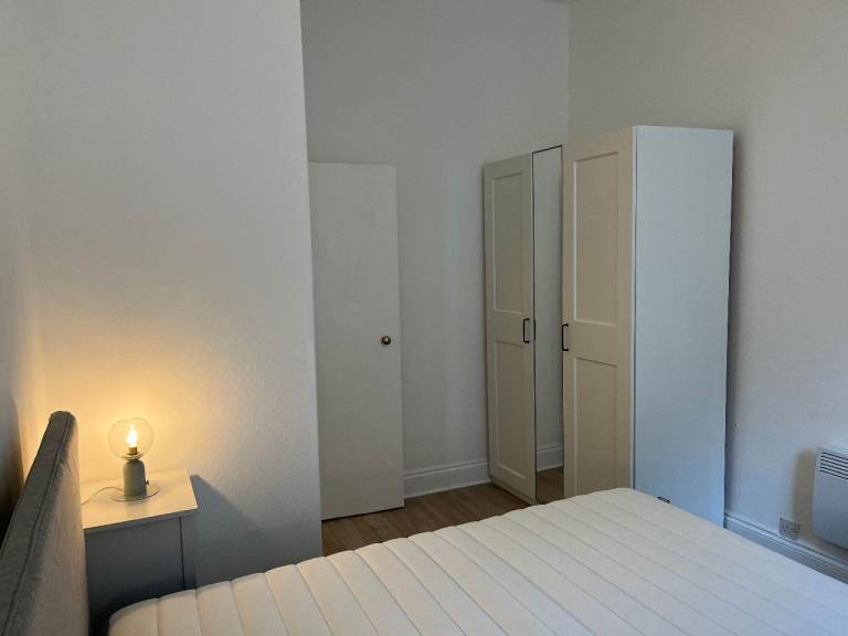 Fresh & Sunny Furnished One Bed Flat At The Shore/Leith, Edinburgh