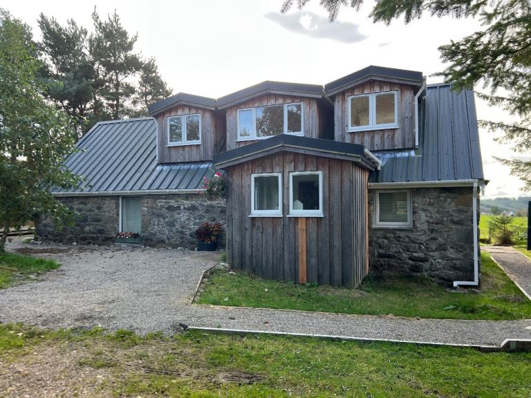 I bed detached cottage