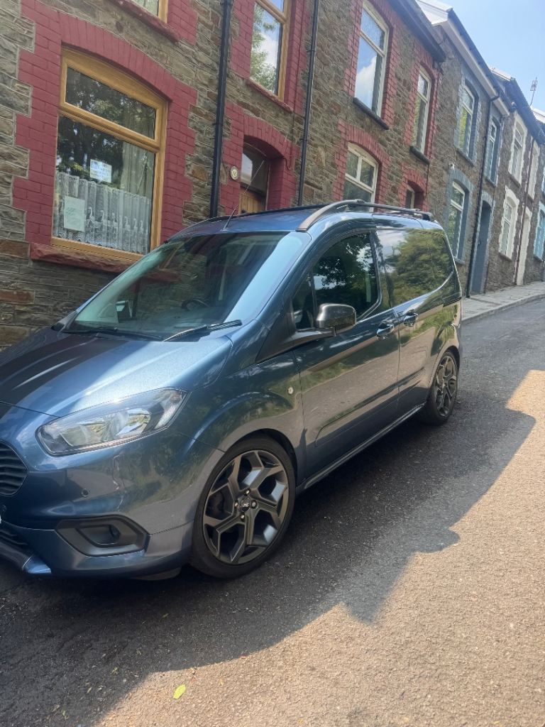 Ford Transit Courier 1.0 petrol Sport