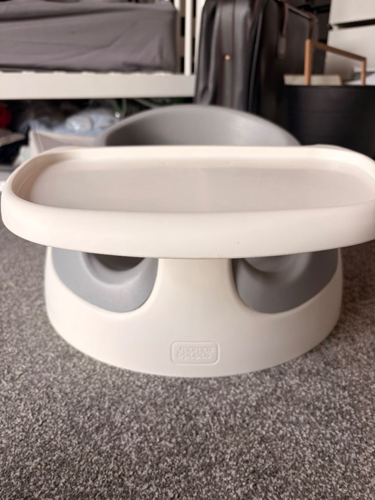 Mamas & Papas Baby Snug Seat with Tray - Grey