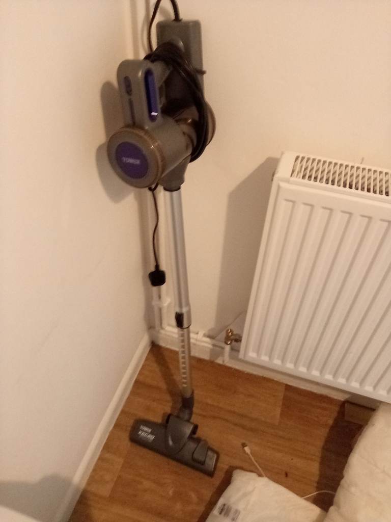 Tower hoover 