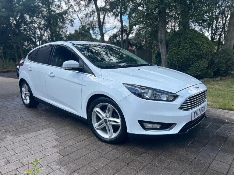 2017 Ford Focus 1.0 EcoBoost 125 Titanium 5dr HATCHBACK Petrol Manual