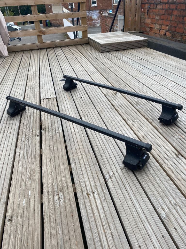 Roof bars for roof box