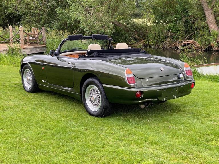 MG RV8 4.0 CONVERTIBLE WOODCOTE GREEN * TOP GRADE * 31000 MILES WITH 12 SERVICE 