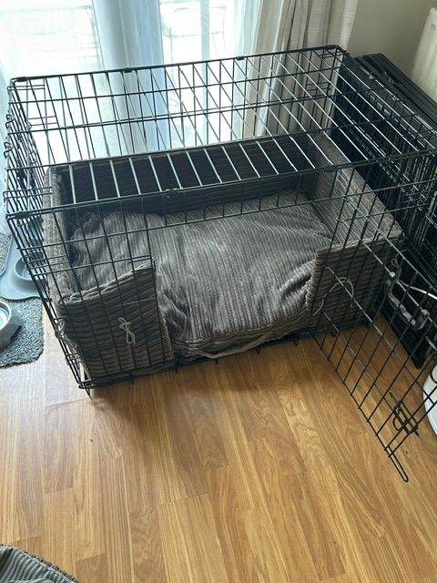 Lords & Labradors Dog Crate in Large.