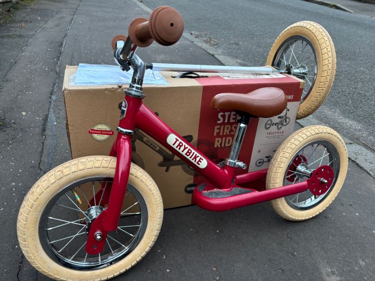 TRYBIKE 2-in-1 Tricycle and Balance Bike