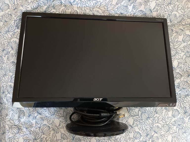 Acer 22 inch monitor good condition with cables Free local delivery 