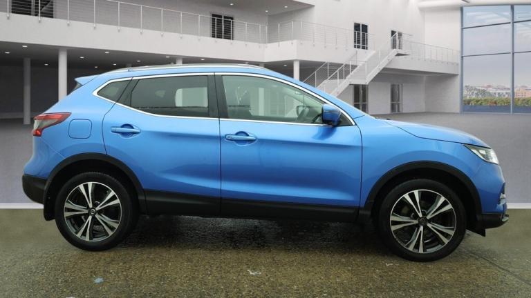 2018 Nissan Qashqai 1.2 DiG-T N-Connecta 5dr ++ PANROOF / NAV / CAMERA / ULEZ ++ HATCHBACK Petrol...