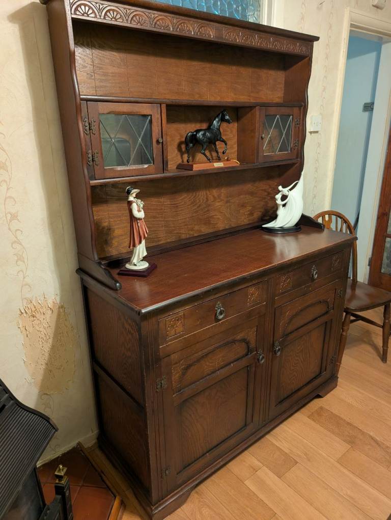 Solid Mahogany Wood Welsh Dresser Sideboard with Display Hutch – Good Condition