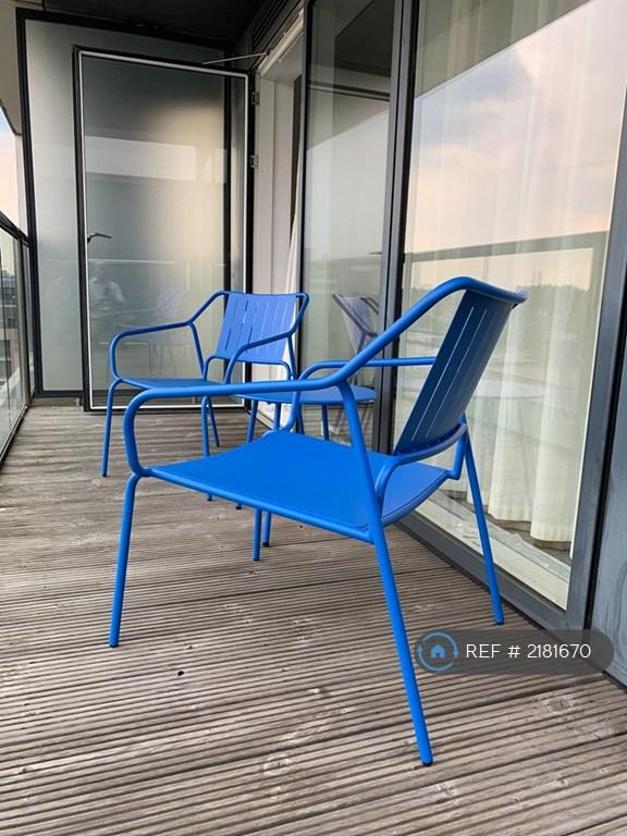 1 bedroom flat in Dance Square, London, EC1V (1 bed) (#2181670)