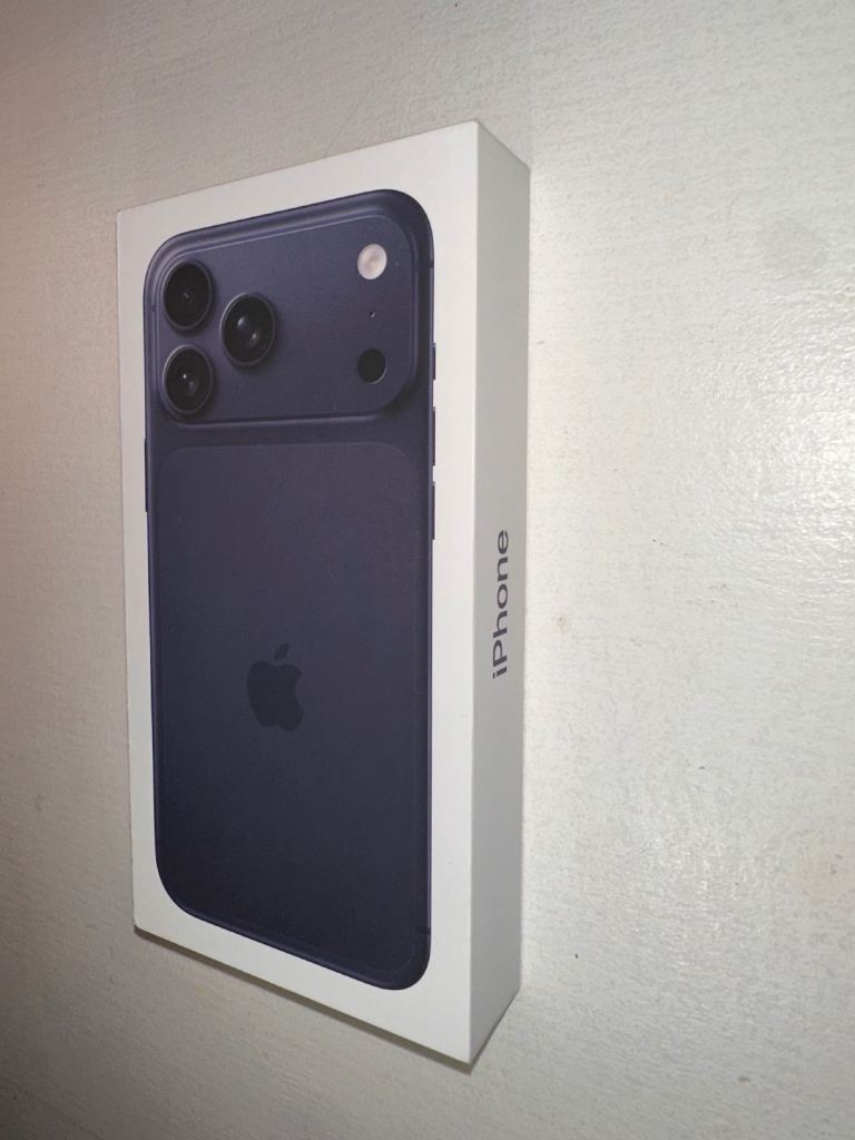 iPhone 17 Pro Max 256GB Deep Blue - Factory sealed