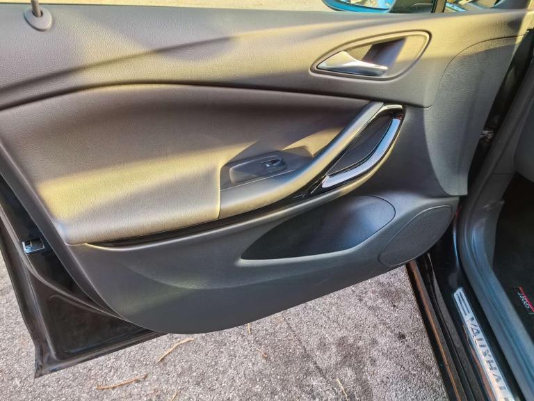 2017 Vauxhall Astra 1.4 Astra Elite Nav T 5dr - Full Service History - High Spec! Hatchback Petro...