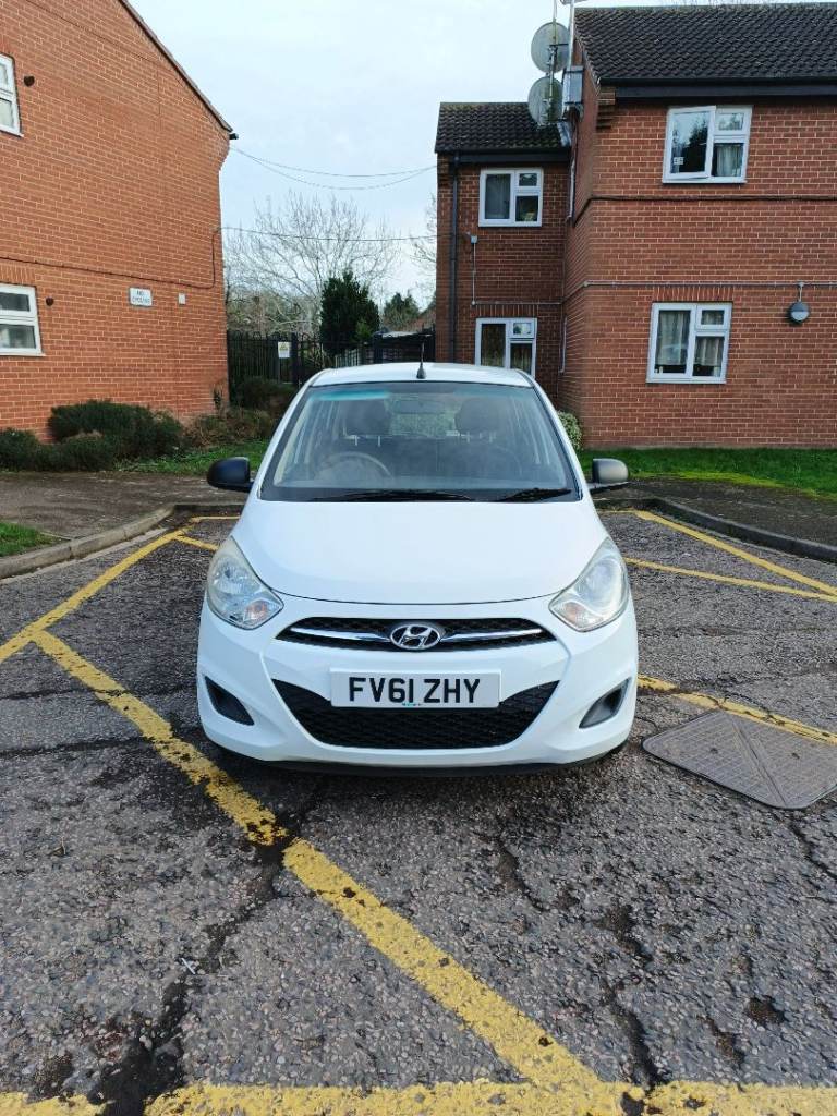 Hyundai i10 2011 5 door £20 road tax ULEZ COMPLIANT 