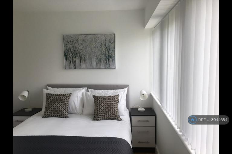 2 bedroom flat in Arrowhead House, Luton, LU4 (2 bed) (#3044654)