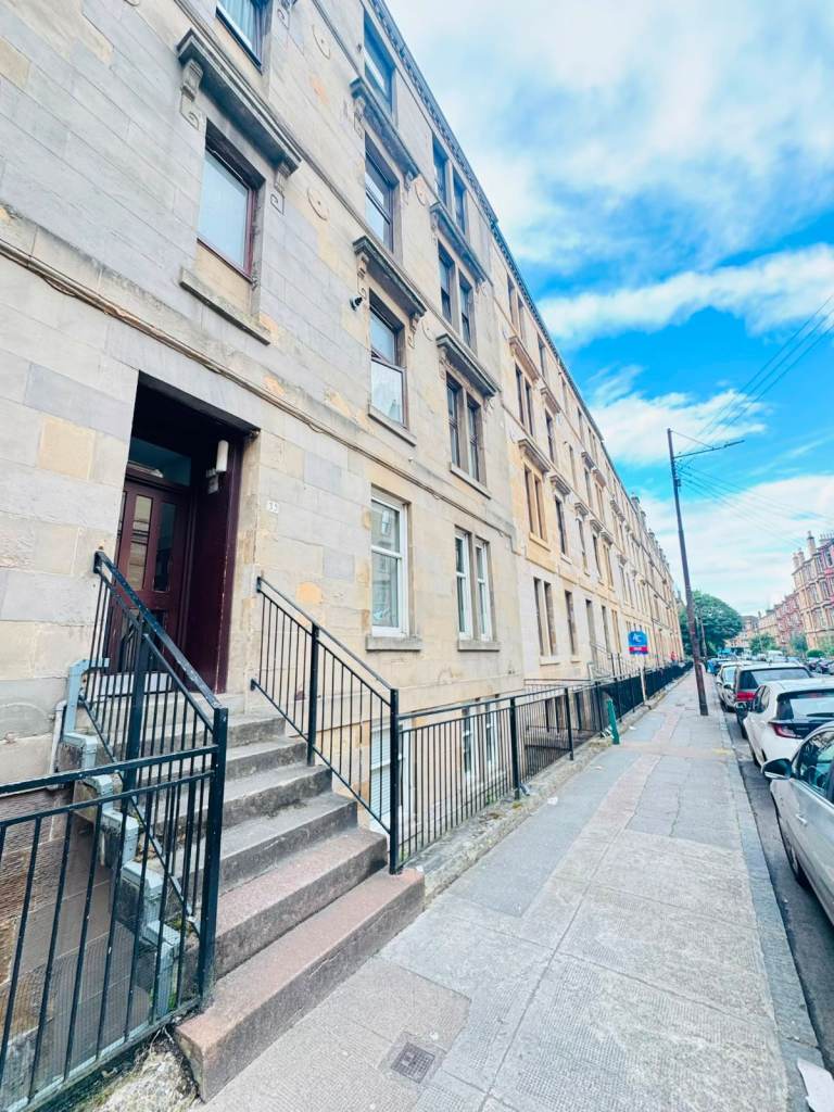 2/1, 33 West End Park, Glasgow, G3 6LH