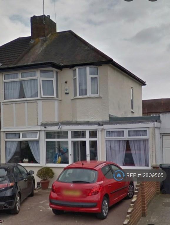 4 bedroom house in Cedar Avenue, Enfield, EN3 (4 bed) (#2809565)