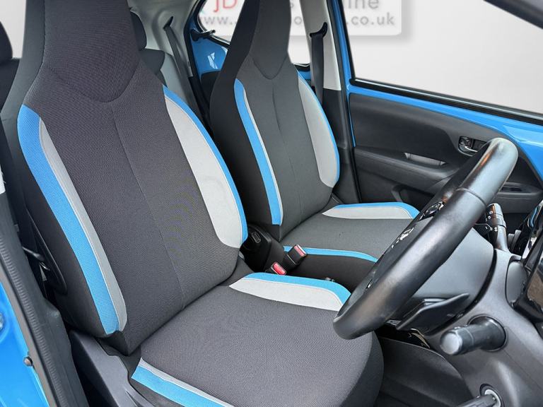 TOYOTA AYGO 1.0 VVT-i x-cite 2015