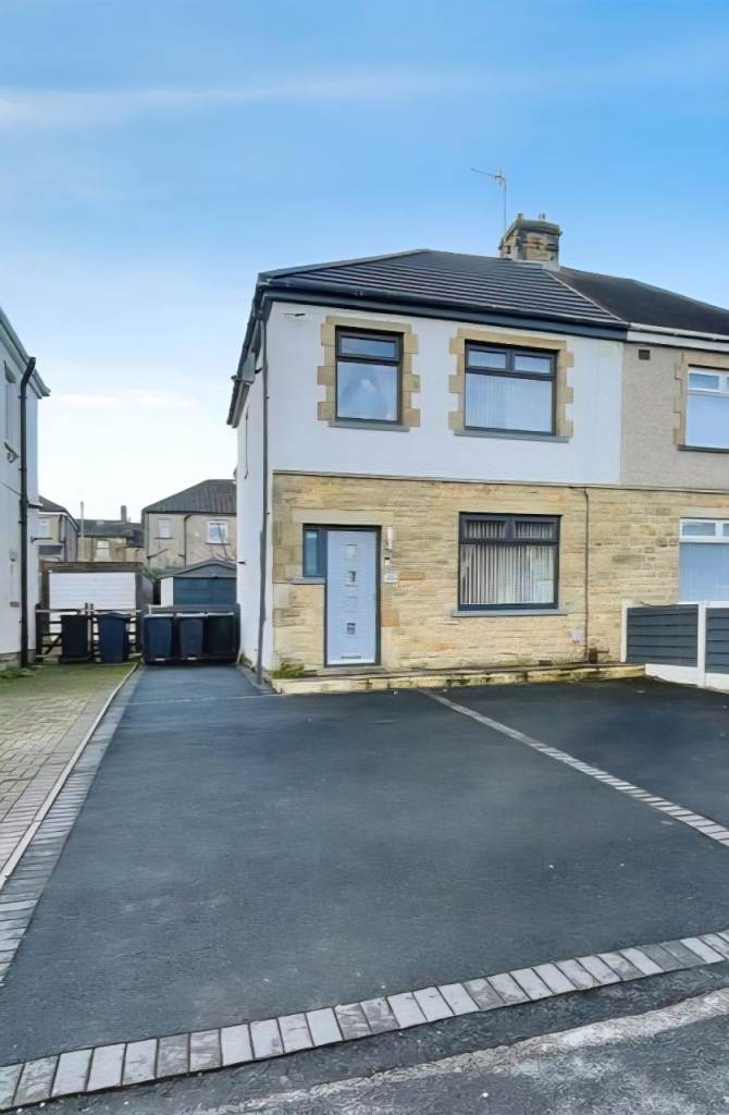 3 Bedroom house for rent in Bradford BD2