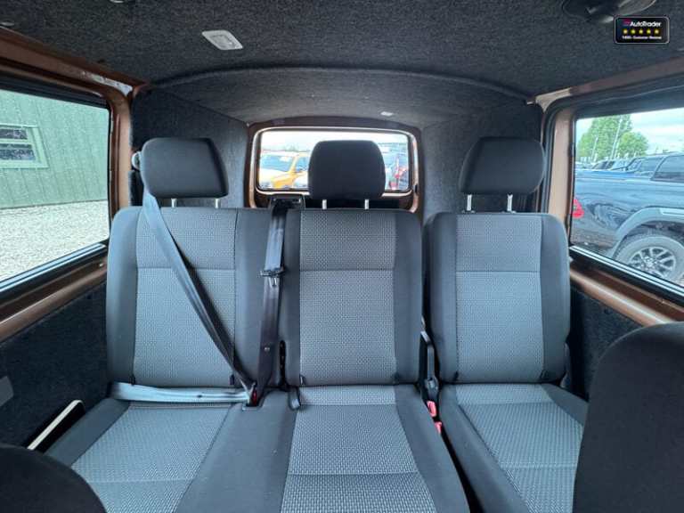 2023 Volkswagen Transporter Crew Cab LWB L2H1 T32 Tdi Kombi Highline Air Con Cam EURO 6 NO VAT Cr...